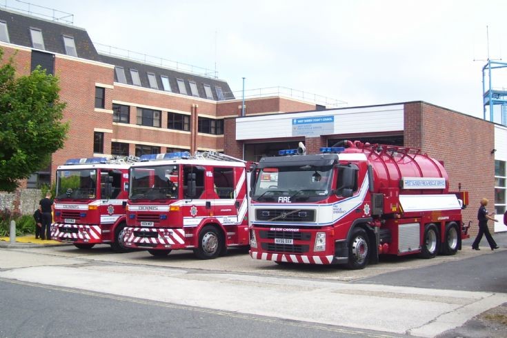 Littlehampton Fire Station Line-Up.