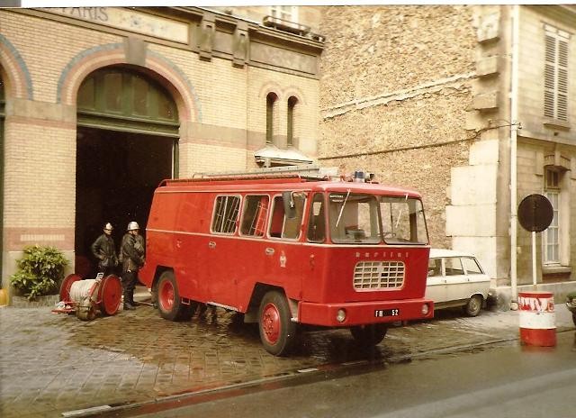 Berliet light pump Paris Sapeurs