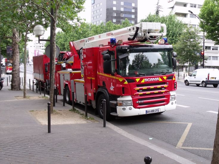 Paris hydraulic  platform.