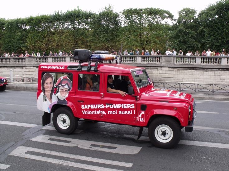 Tour de France's firemen Land Rover.