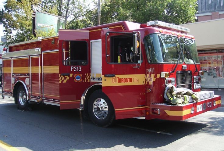 Toronto Fire Services pump 313