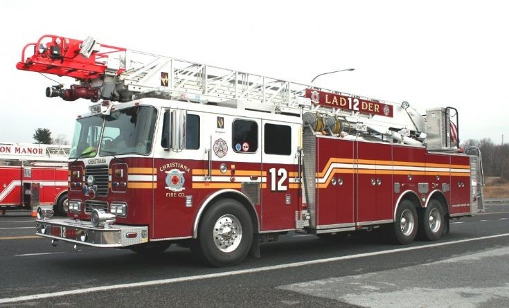 2005 Seagrave 100ft 