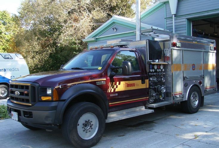 Toronto Fire Services pump 335