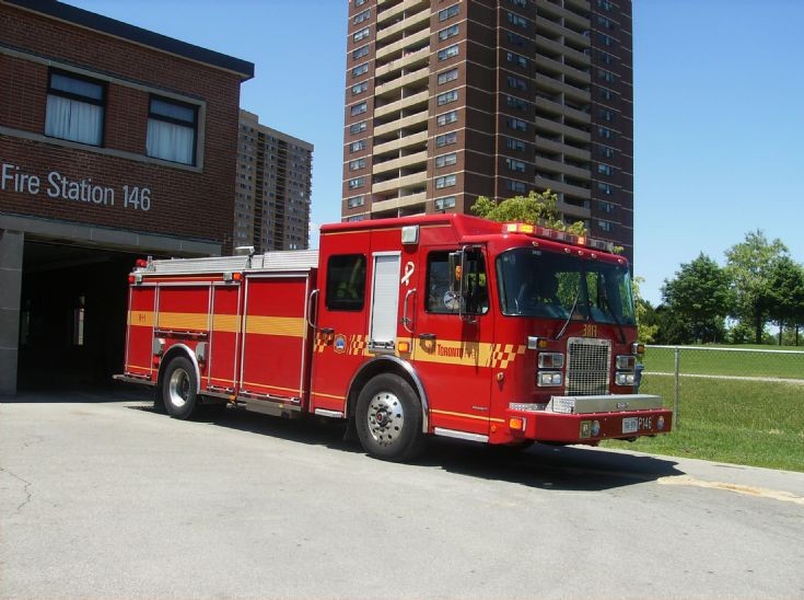 Toronto Fire Services pump 146