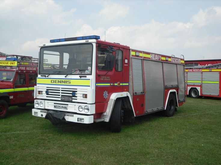 Heavy Rescue Dennis DFS.241 - Cleveland