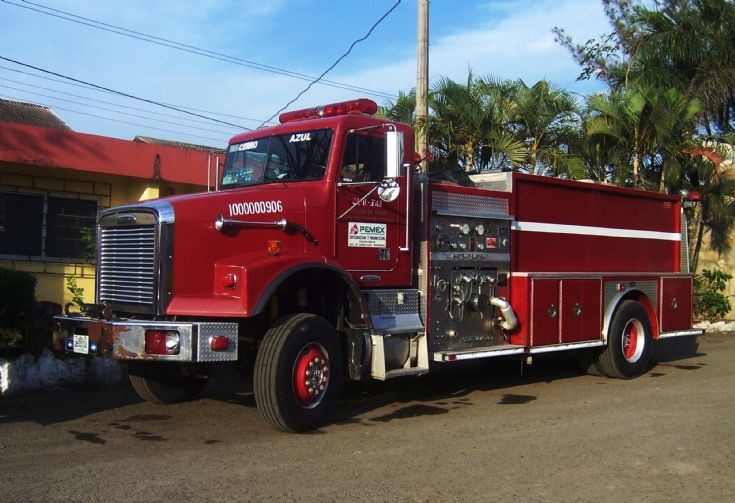 Freightliner truck Pemex Mexico