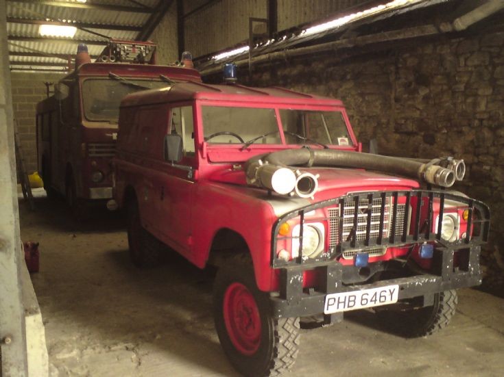 PHB 646Y  Landrover 109