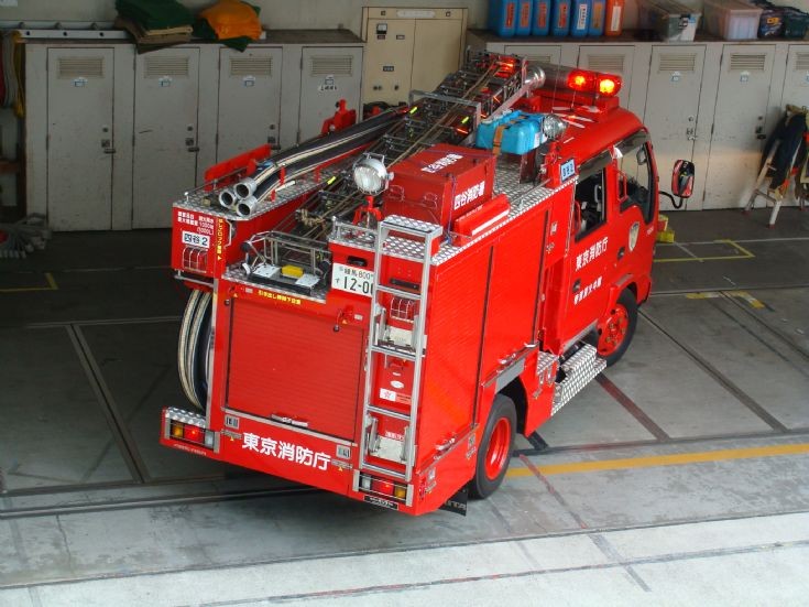 Isuzu Pumper Tokyo FD Yotsuya FS back