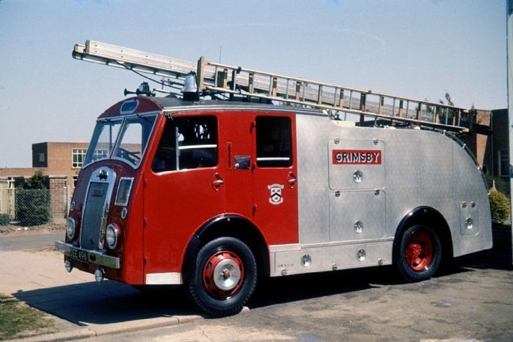 Dennis F8 Grimsby Borough FB