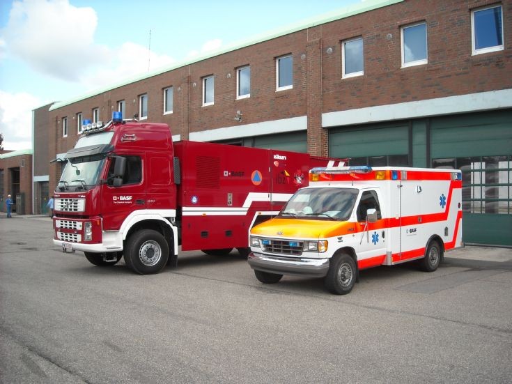 Ambulance and Turbolöscher BASF Antwerpen