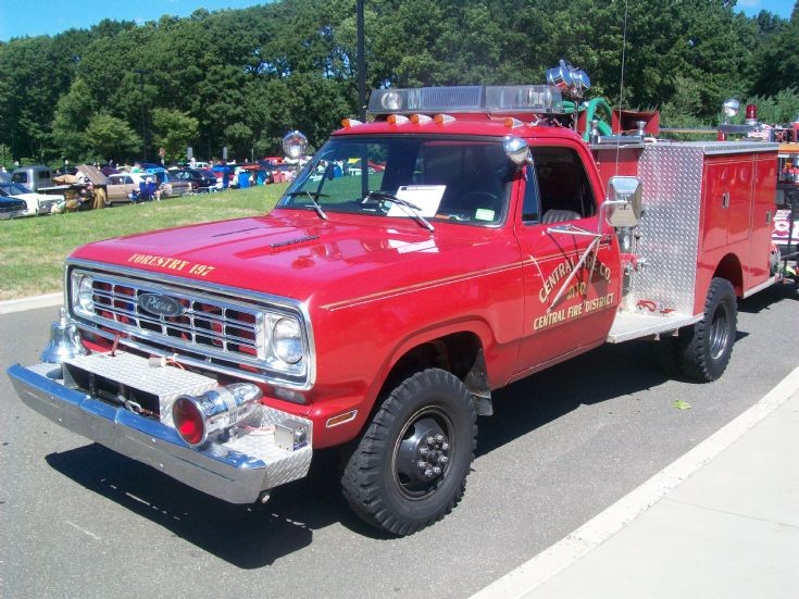 1976 Dodge Power Wagon Mini Pumper