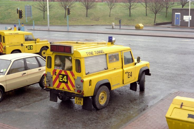 E416EVK Tyne Tunnel Landrover 1992.