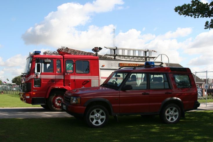 Lincs Fire Volvo & Discovery