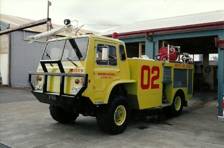 tructor Invercargill airport