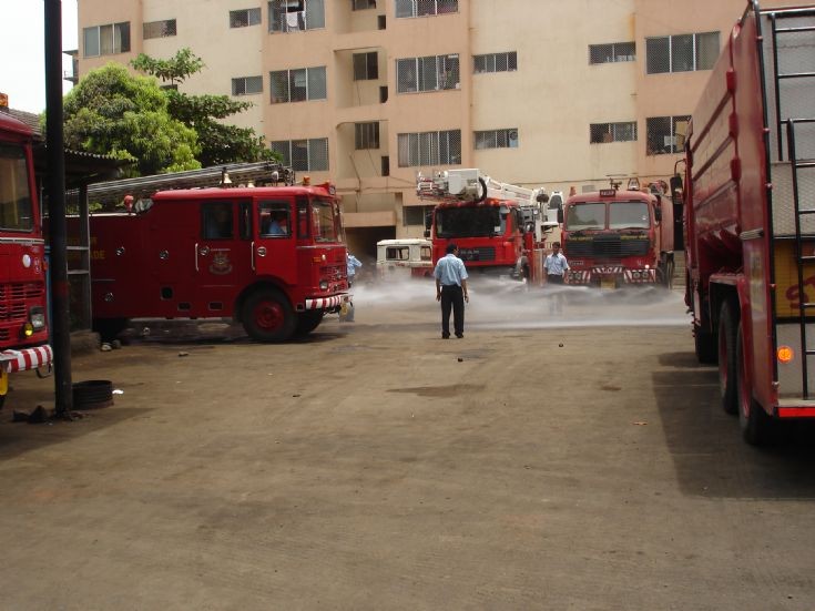 Mumbai fire trucks (Bycalla FS)