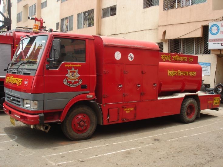 mumbai fire petrol truck