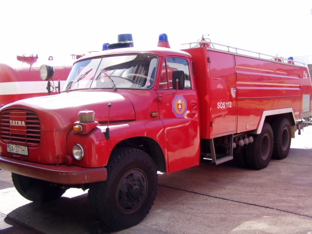 Tatra 148 SLF