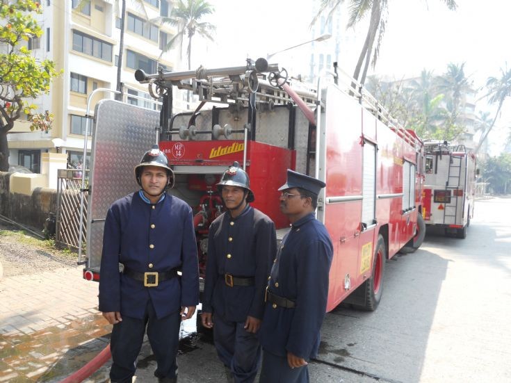 Neighbours apartment fire in Mumbai