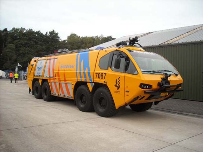 Crash truck E-One