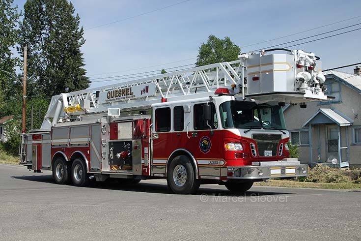 Ladder 31 Spartan Smeal Quesnel Fire dept