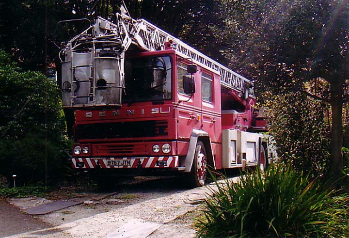Dennis Escape