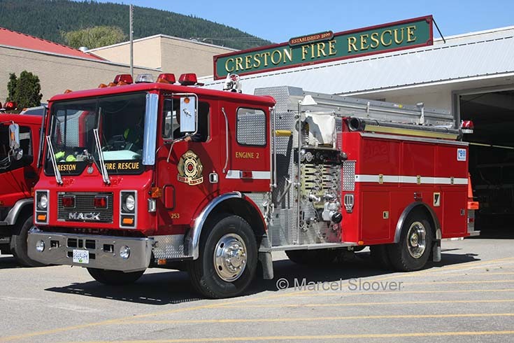 Engine 2 Creston Fire Rescue Mack