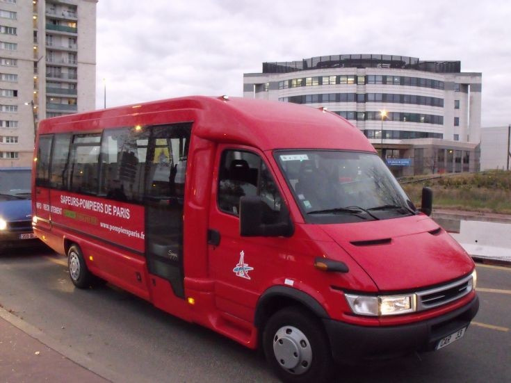 Iveco minibus.