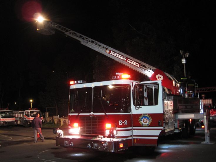 Cuenca, Ecuador, Rosenbauer Aerial night training