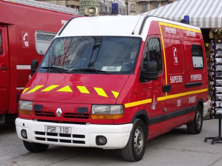 Paris firemen 