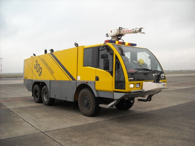 Crashtruck Airport Oostende Sides