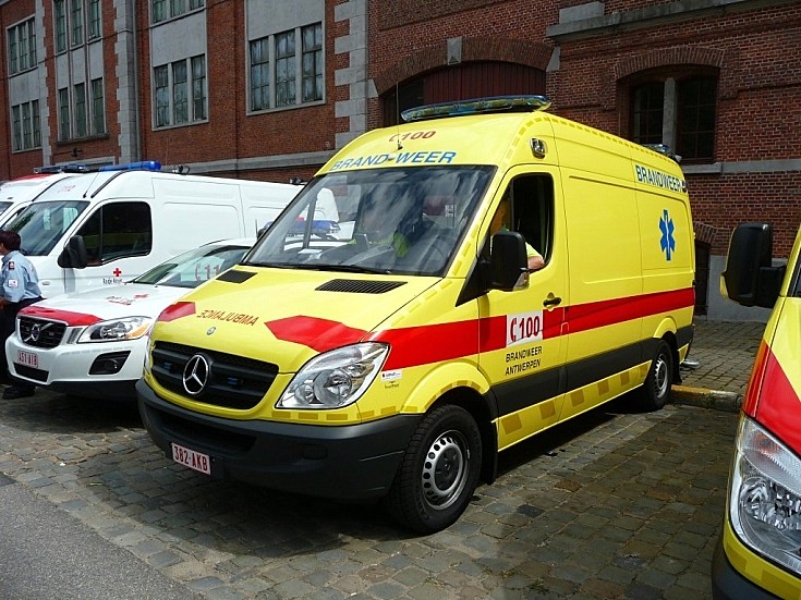 Brandweer Antwerpen Mercedes Ambulance