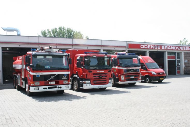 Line up Odense Fire department.