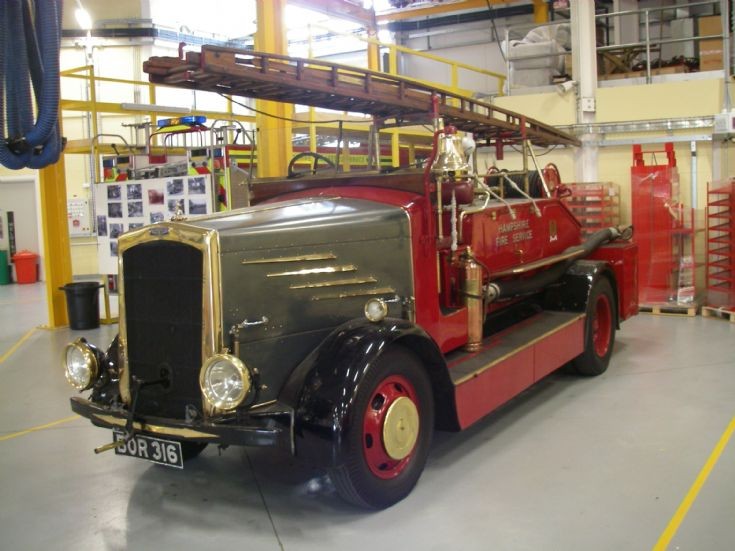 Dennis Light Six BOR 316