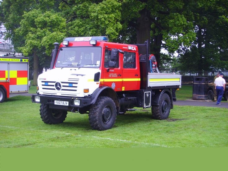 YX07 BJV Cleveland Fire Brigade Unimog