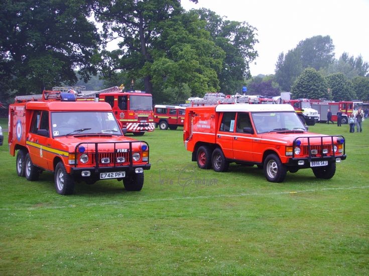 E742PFV and B856SAJ Range Rover TACRs