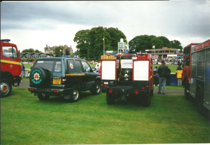 Isuzu P432YSB & Land Rover UEC554M