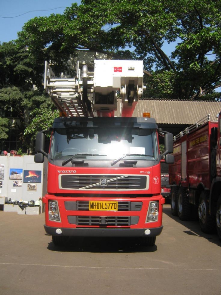 mumbai fire truck Volvo FM9