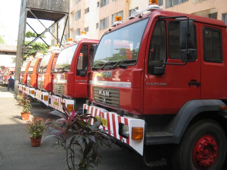 mumbai fire truck MAN CLA 25.280