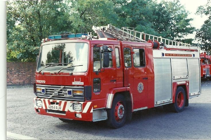 Tyne & Wear Volvo FL6 Pump