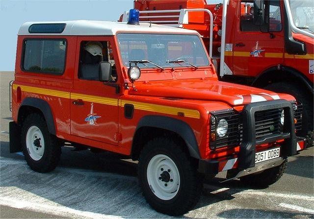 Paris firemen's Defender in Kourou.