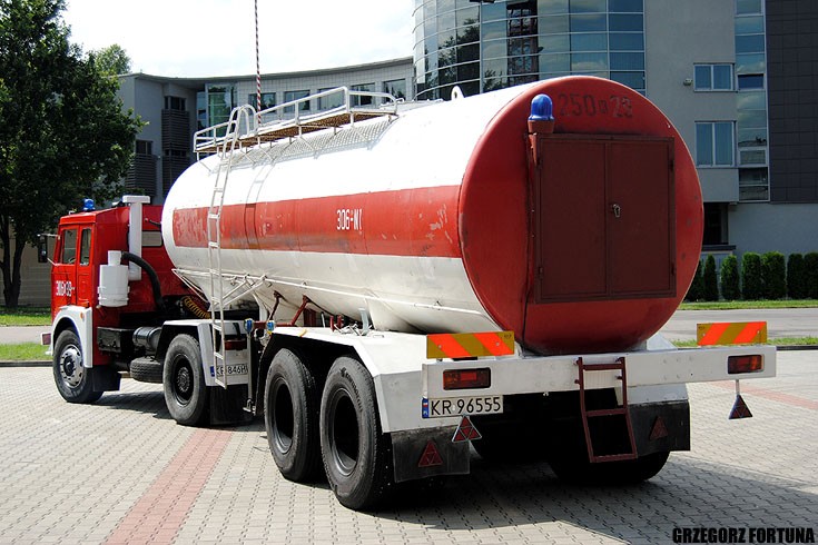 SCZ 18 Jelcz C317 - JRG 6 Kraków Tanker