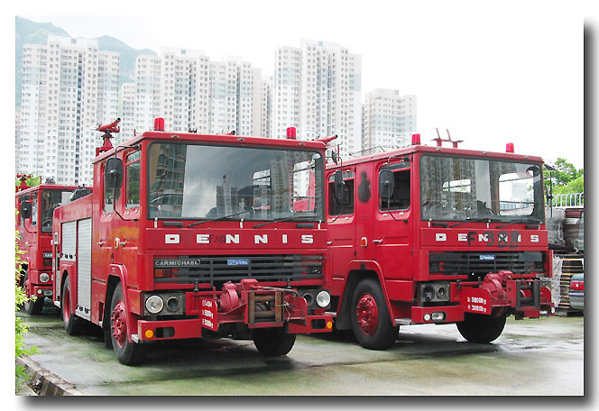 Hong Kong-Another picture of old Dennis MPs
