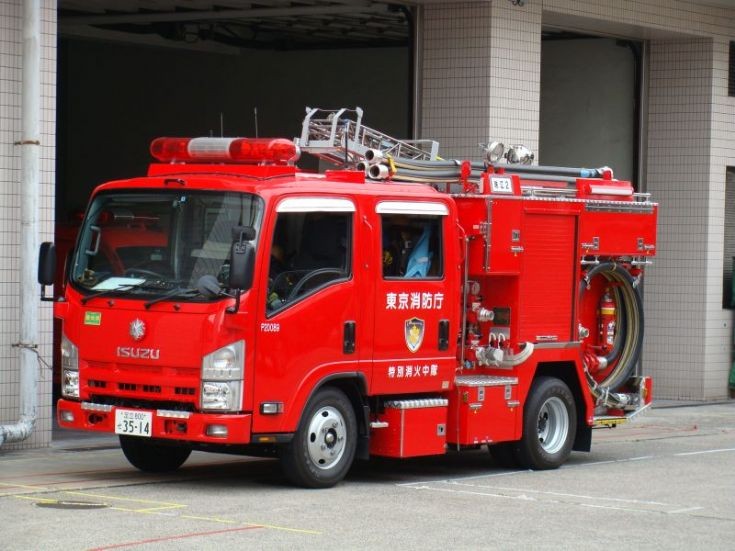 Isuzu pumper of Fire Department Tokyo