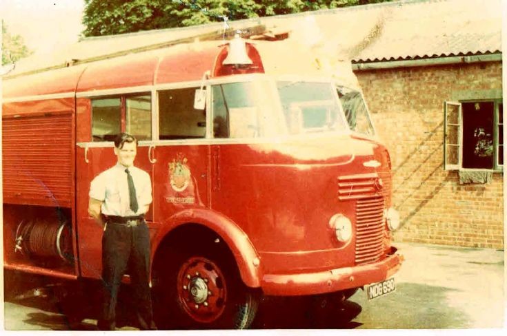 Alfred Miles .  Reg. NDG 690. Cheltenham 