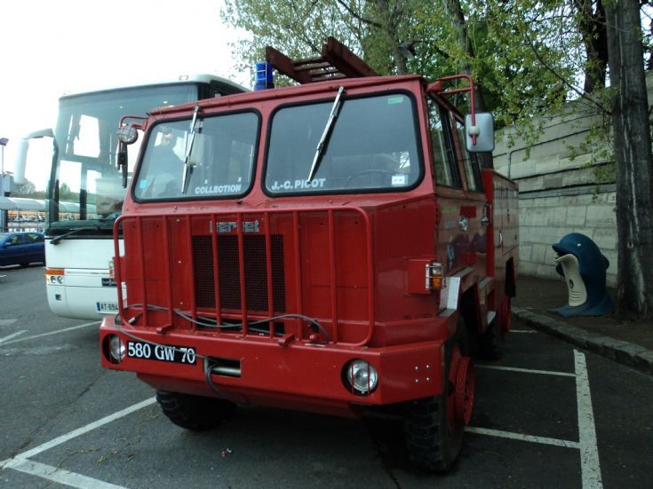 Berliet fire truck in Paris 580 GW 70