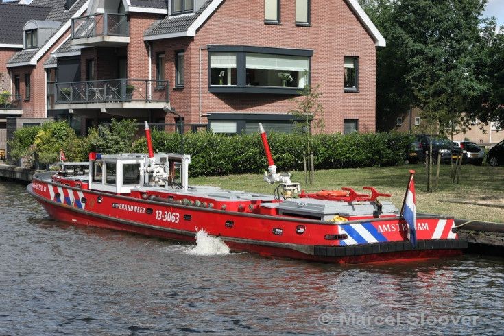 Fire boat Jan v/d Heijde III back