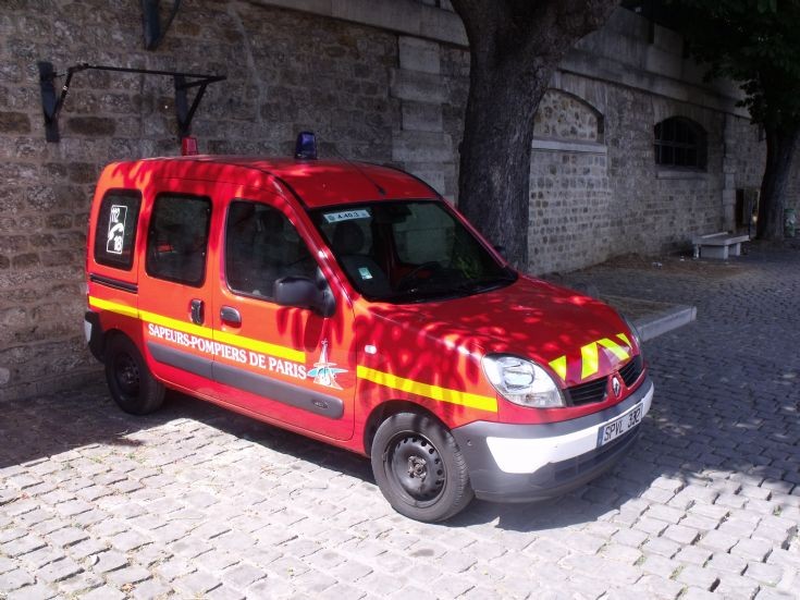 Sunshine Renault Kangoo.
