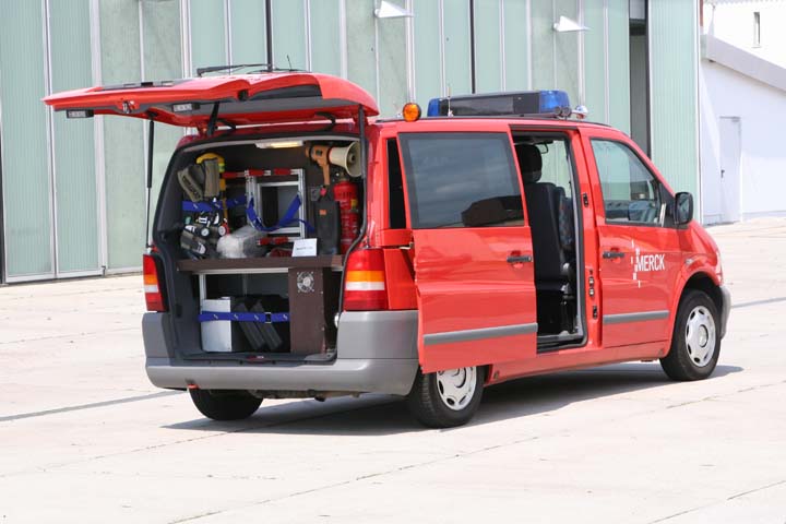 Werkfeuerwehr Merck Mercedes Duty Officer back