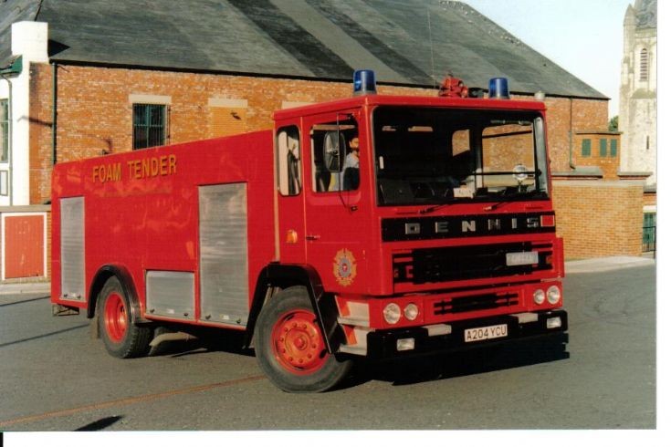 Dennis DF133 Foam Tender, Tyne and Wear.