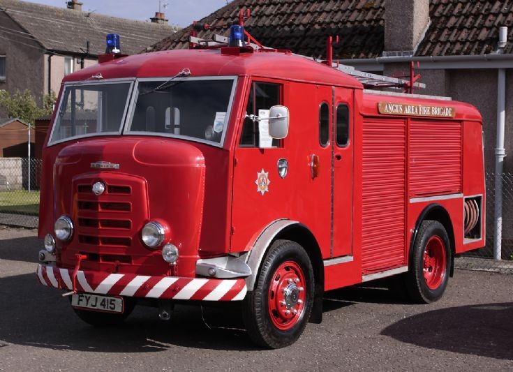 Commer Karrier at Carnoustie